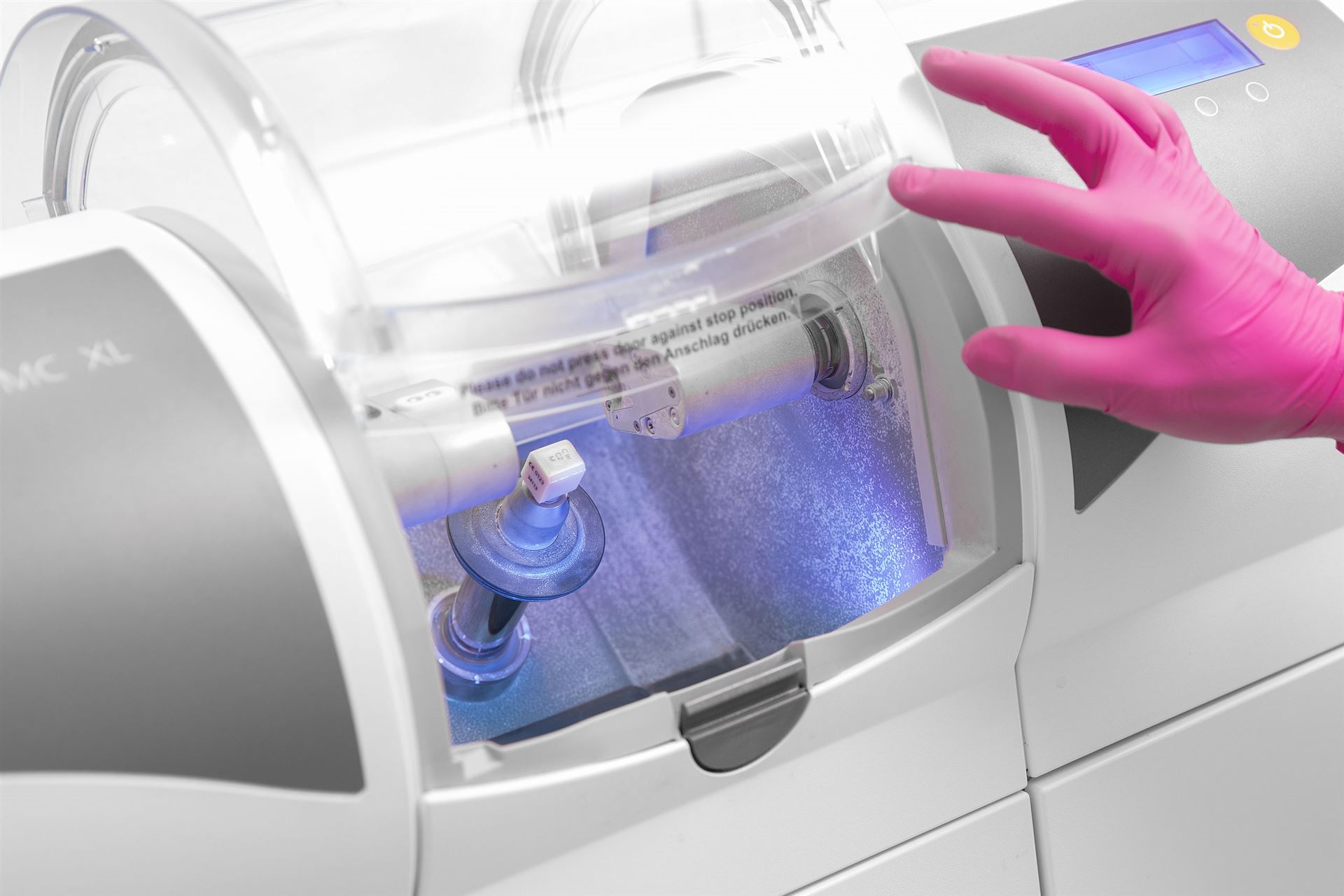 Dentallabor - CEREC® Fräseinheit